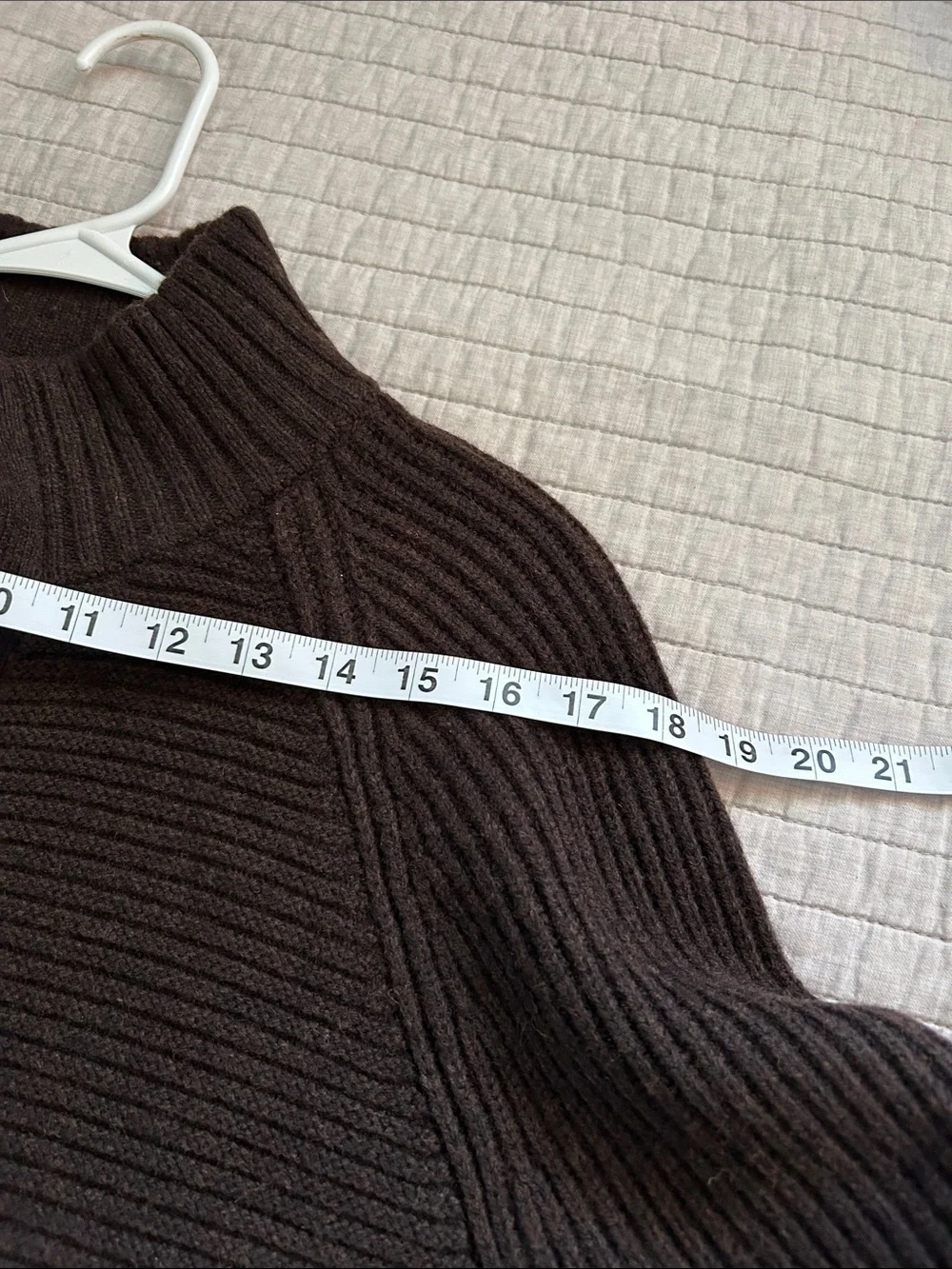 Banana republic men’s Nino Mock-Neck brown ribbed wool Sweater M